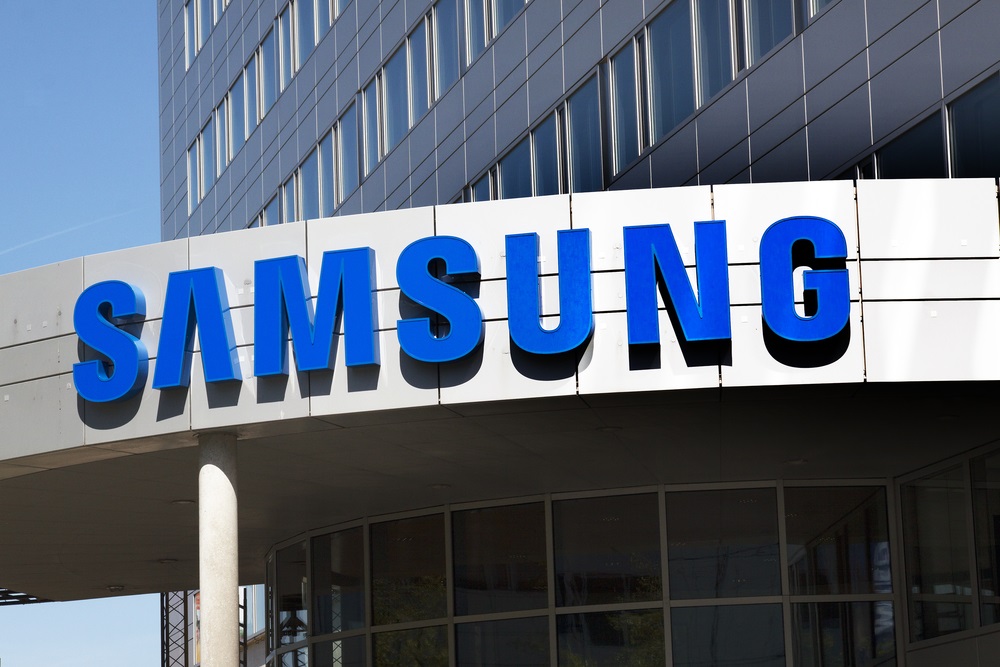 Samsung launches chargeable pick-up and drop facility for smartphones, tablets servicing