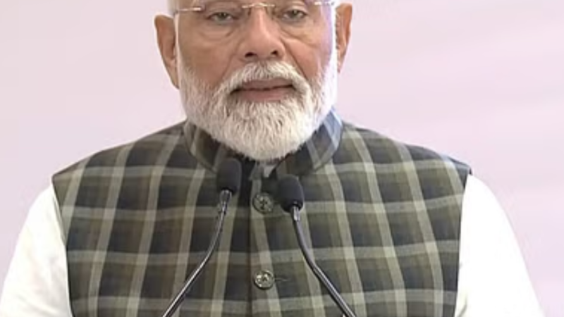 प्रधानमंत्री मोदी ने कहा: कि हर भारतीय दिन ,रात काम कर रहा है कि विकसित भारत हो और हमें सर्वश्रेष्ठ नेतृत्व  की जरूरत है।
